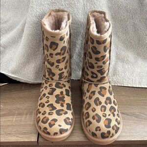 UGG Tan and Black Winter Boots with Plush Lining. New without tags.